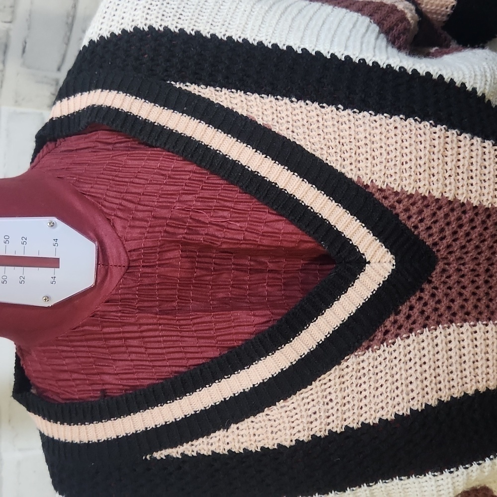 Womens Vneck SZ M Sweater - Picture 5 of 7